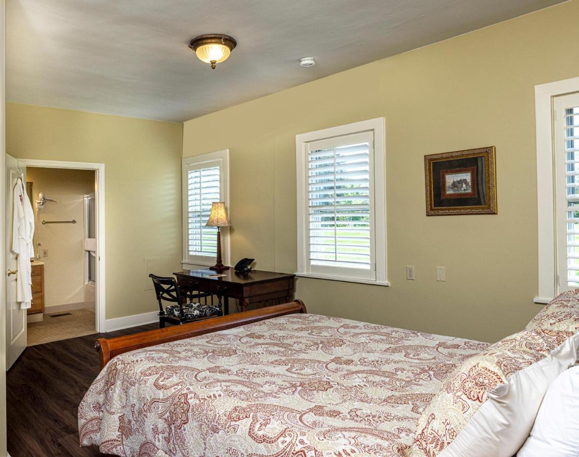 Baywood Conference And Lodging Center Coraopolis Exteriör bild